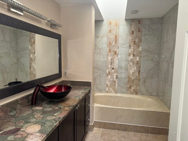 Building Photo - 5088 Thyme Dr