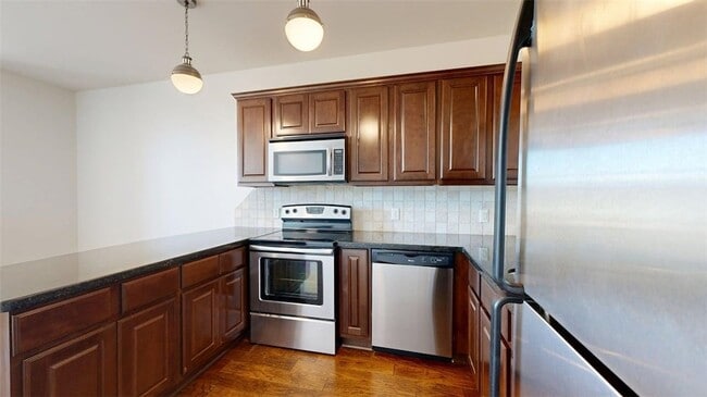 Building Photo - 206 N Main St