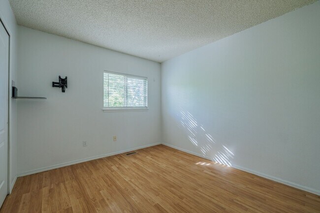 Building Photo - 5108 Hawk Springs Dr