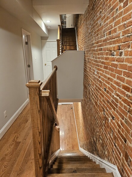 Building Photo - 908 S Hanover St