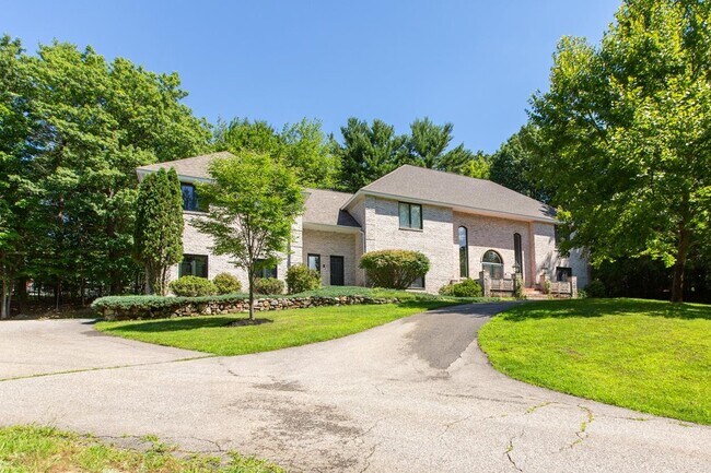 Primary Photo - 145 Edgewater Dr
