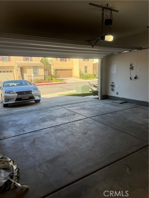 Building Photo - 467 W Buttercup Ln