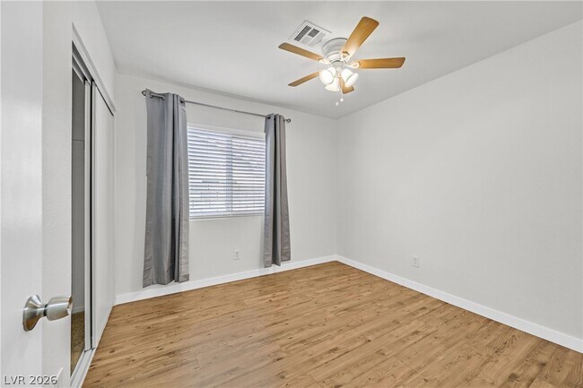 Building Photo - 592 Macbrey Dr