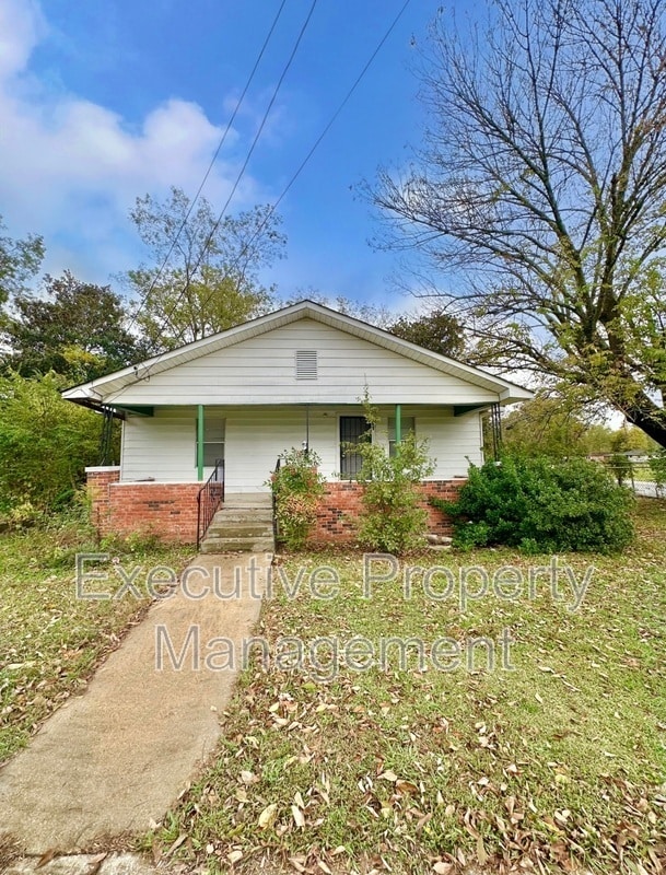 Primary Photo - 10 Center St