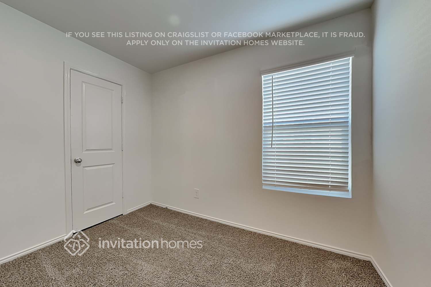 Building Photo - 3220 Crestone Dr