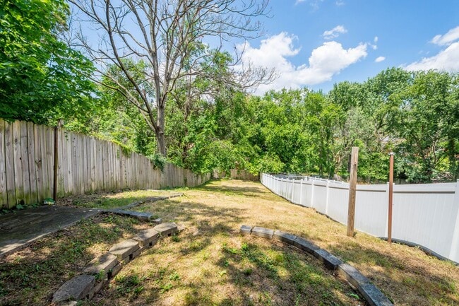 Building Photo - Stunning 3 bedroom home in Pittsburgh avai...