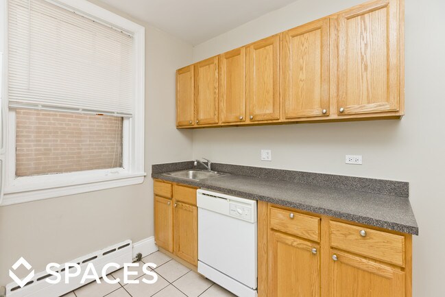 Primary Photo - 1515 Hinman Ave