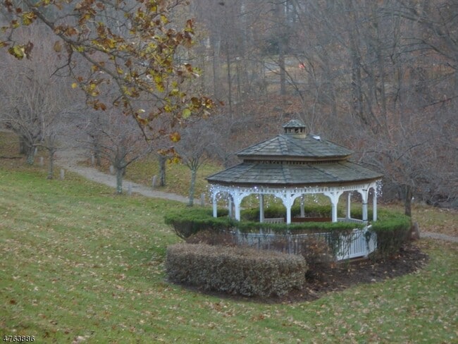 Building Photo - 8 N Glen Ave