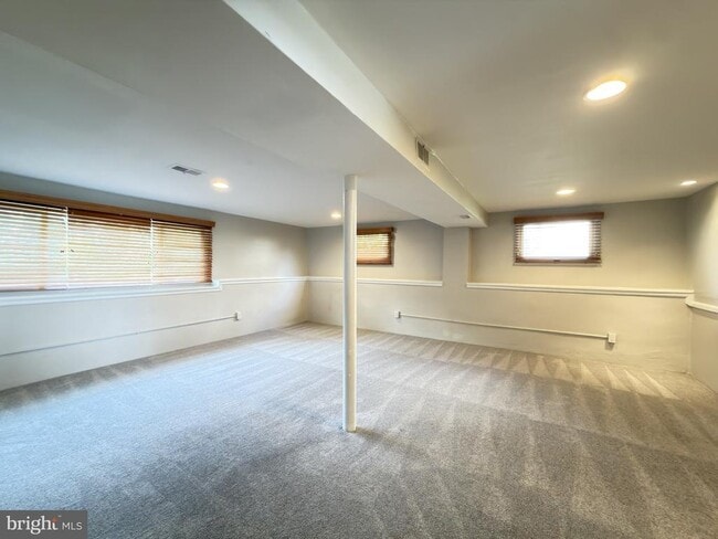 Building Photo - 153 Othoridge Rd
