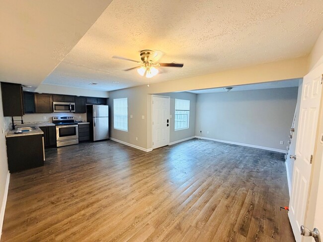 Building Photo - 373 Darby Creek Rd