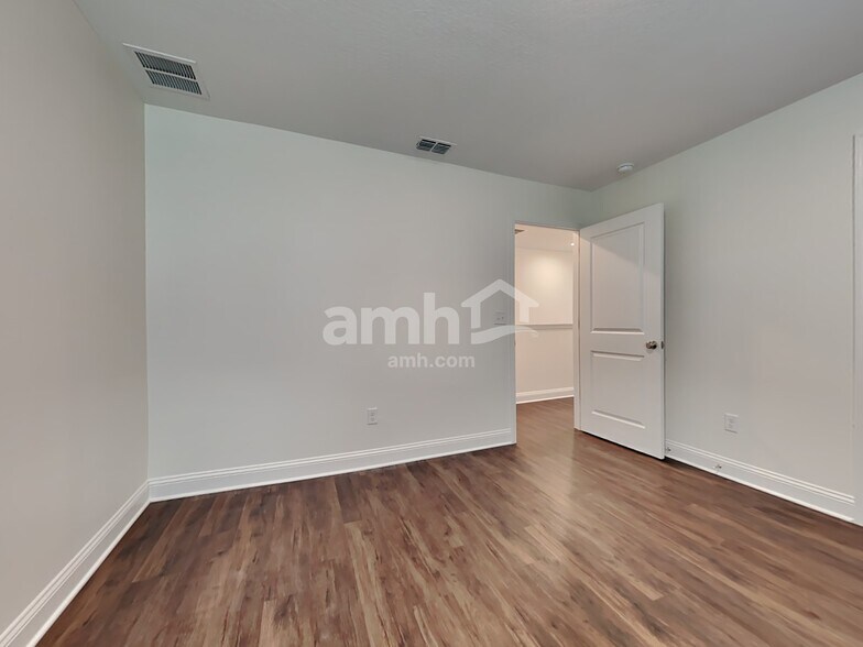 Building Photo - 559 Onate Cir