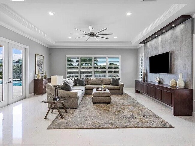 Building Photo - 17511 Cadena Dr