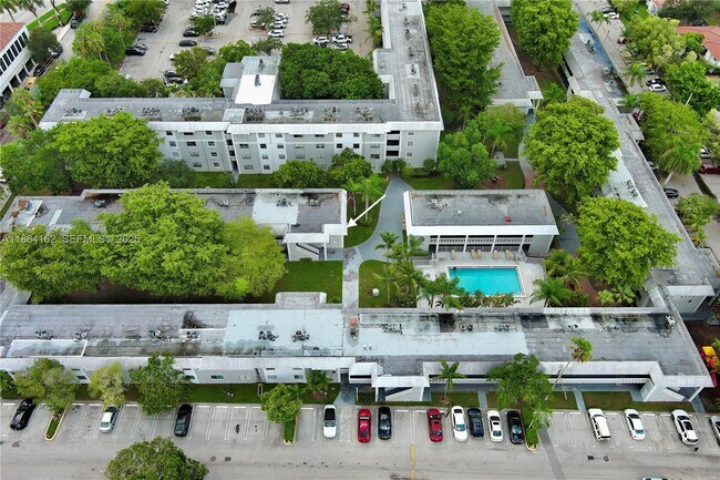 Building Photo - 17255 SW 95th Ave