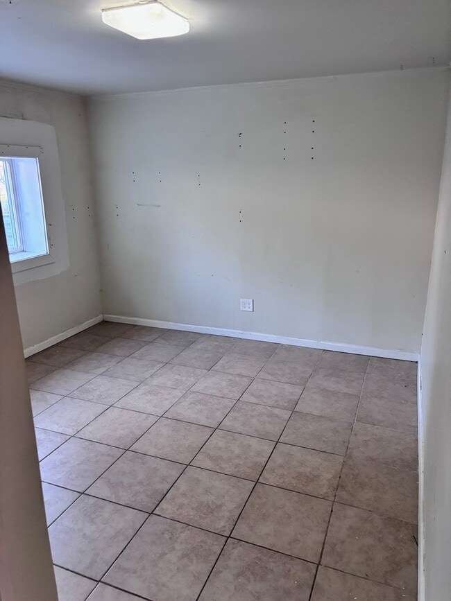 Building Photo - 224 E Heather Terrace