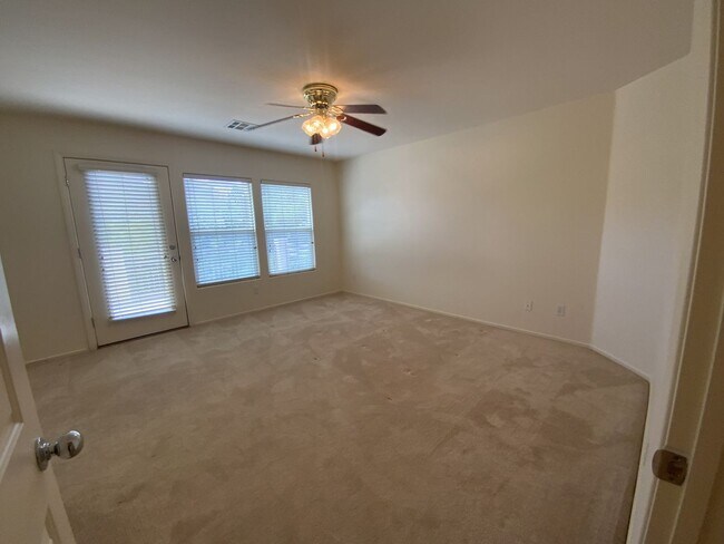 Building Photo - 4 bedrooms and 2.5 bathrooms 2-story home located in Henderson, NV!