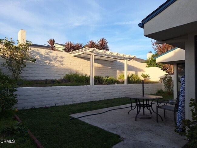 Building Photo - Nice location in Ventura