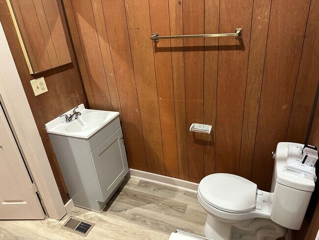 Building Photo - Available Now! Spacious 2 Bedroom, 1 Bathroom with Bonus Room & Huge Backyard