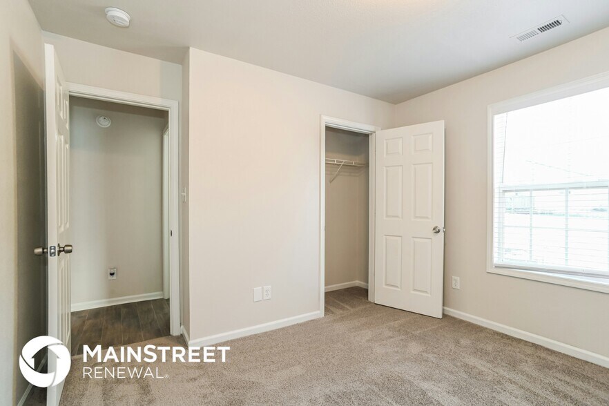Building Photo - 707 Belmeade Green Dr