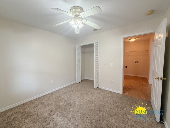 Building Photo - Updated 2 Bedroom in great Fort Walton Beach location!