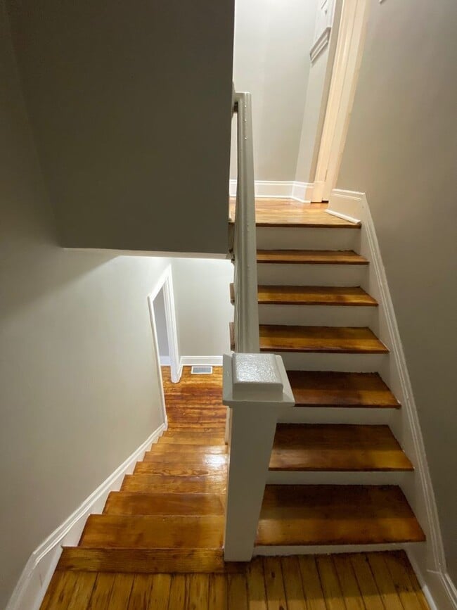 Building Photo - Modern 2-Bedroom with Central Air, In-Unit Laundry & Pet Friendly Living