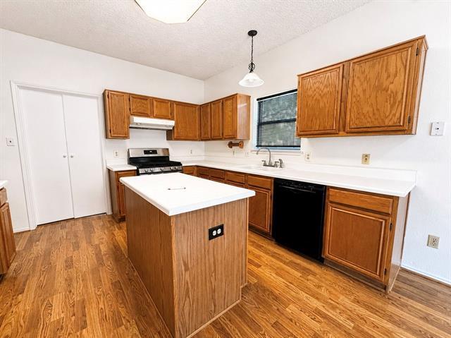 Building Photo - 824 Elm Falls Pl