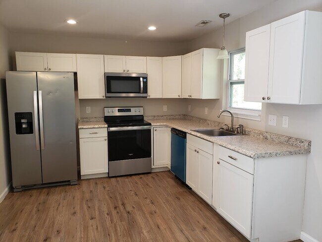 Building Photo - 800 Smith Grove Rd