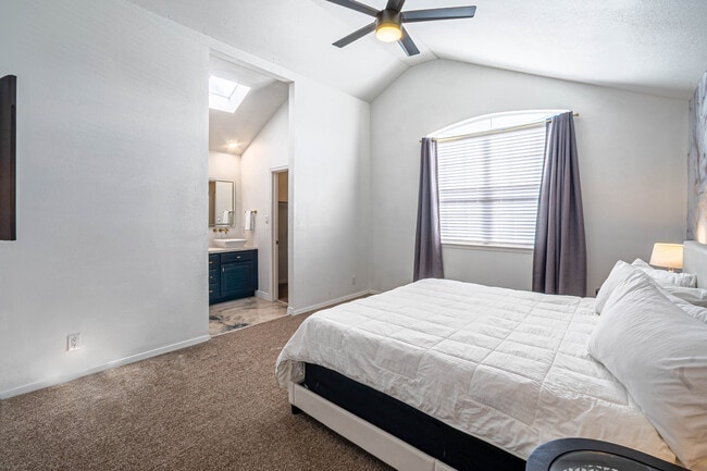 Building Photo - 301 Lienege Rene Ct