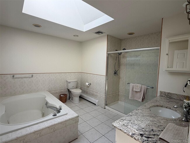 Building Photo - 227 W Pine St