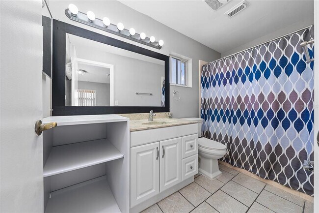 Building Photo - 4855 Kingston Cir