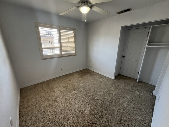 Building Photo - 511 Bluff Dr