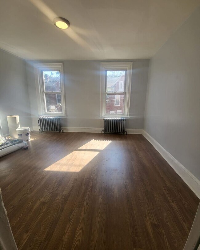 Building Photo - 216 Pearl St