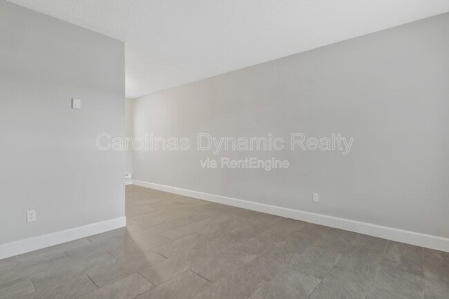 Building Photo - 321 S Gardner Ave