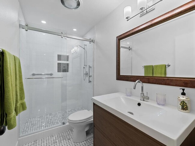 Building Photo - 4517 Collwood Ln