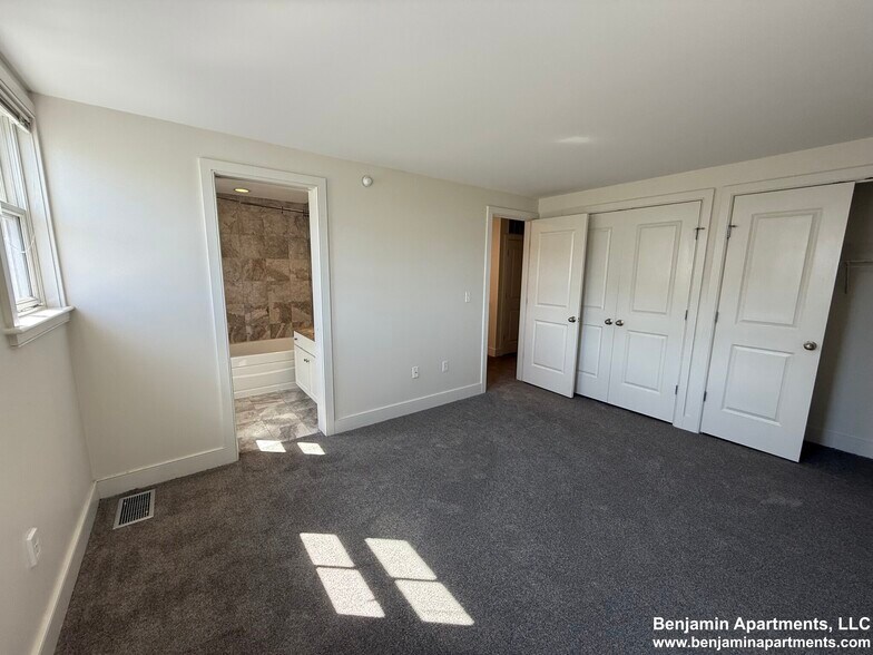 Building Photo - 108 2nd St