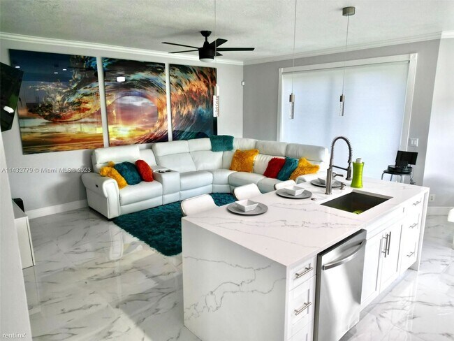 Building Photo - 3 br, 2.5 bath House - 8910 NW 45th Ct # 0