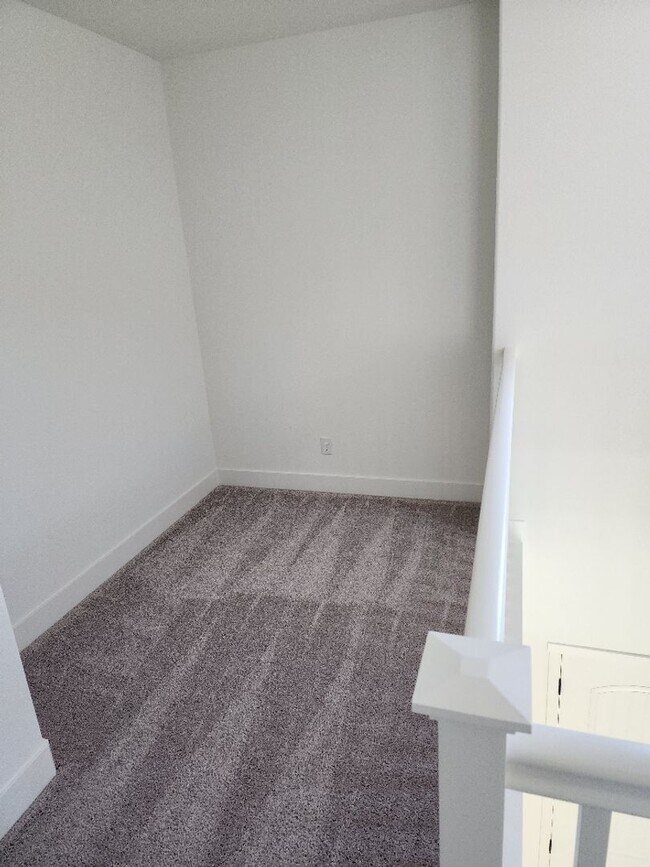 Building Photo - Introducing Your New Dream Home