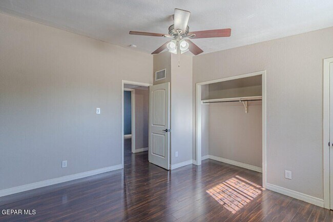 Building Photo - 11105 La Quinta Pl