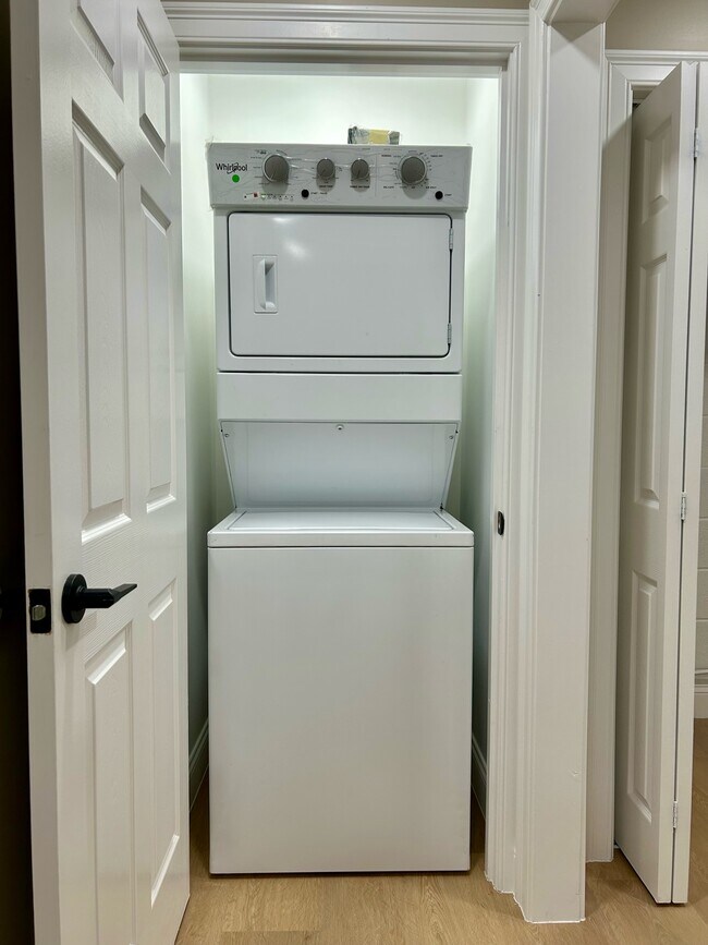 Building Photo - 60 W Church Rd