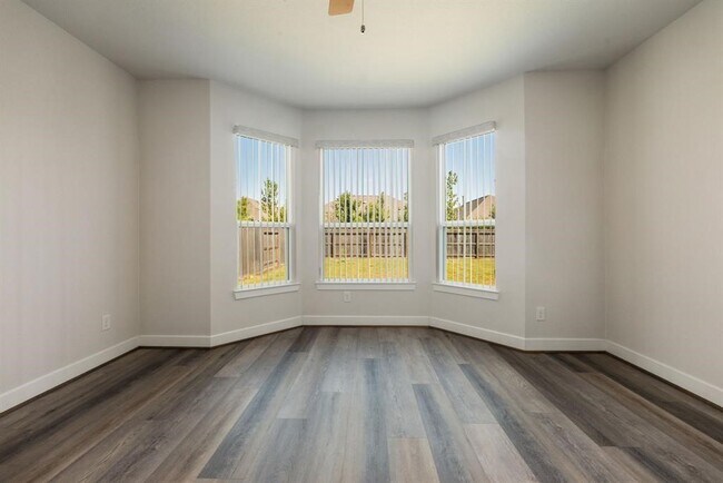 Building Photo - 20914 Kadefield Dr