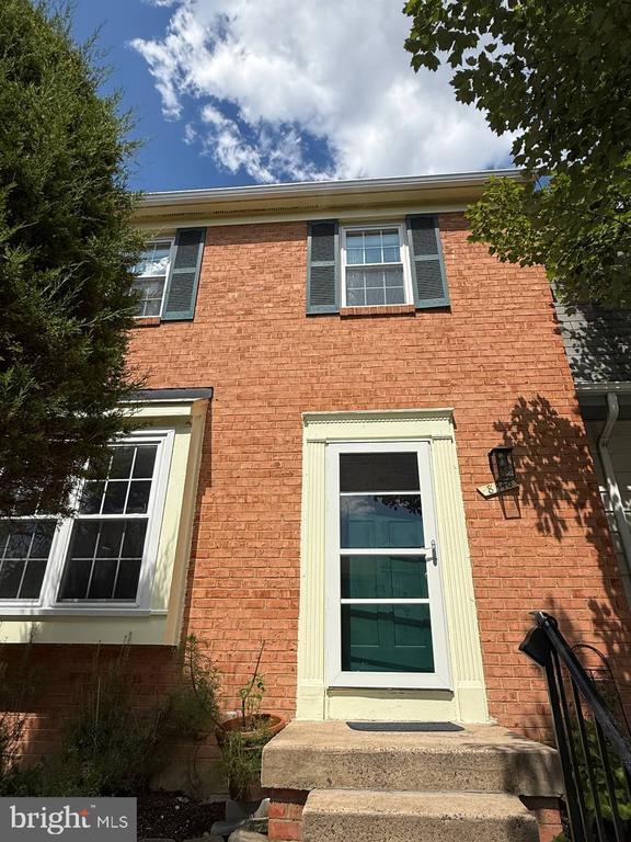 Building Photo - 8346 Stationhouse Ct