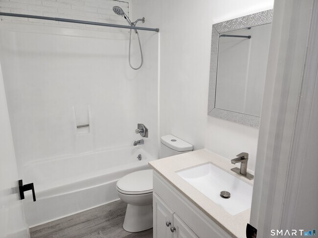 Building Photo - 109 Blackstone Vlg