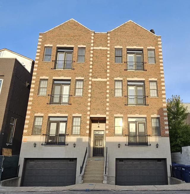 Primary Photo - 2 bedroom in Chicago IL 60622