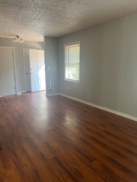 Building Photo - 1675 Oak Ridge Way NW