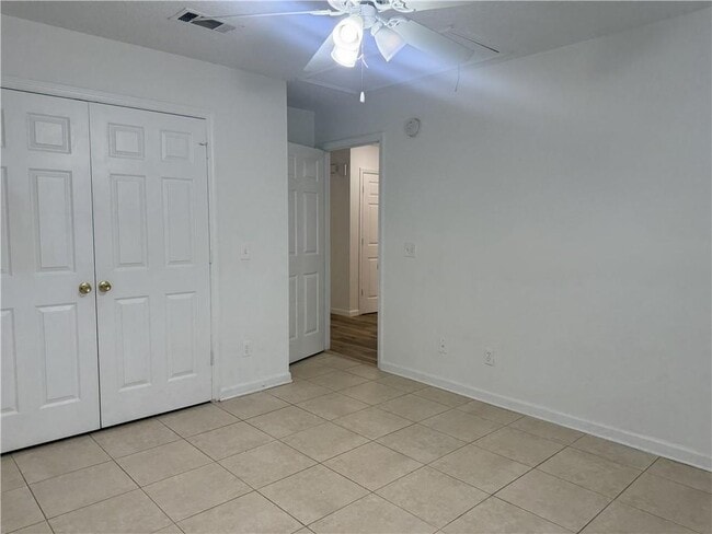 Building Photo - 294 Windridge Dr