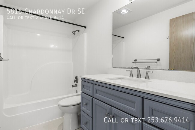 Building Photo - 5815 Chardonnay Dr SE