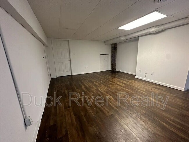 Building Photo - 803 Fleming St