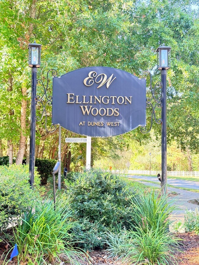 Building Photo - 1371 Hopton Cir