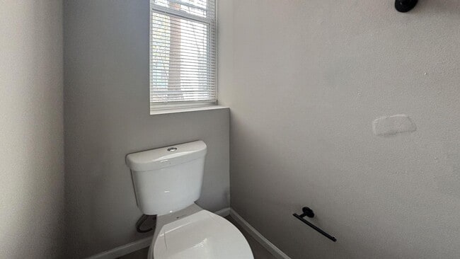 Building Photo - Modern 3-Bed, 1.5-Bath Rental with In-Unit Laundry