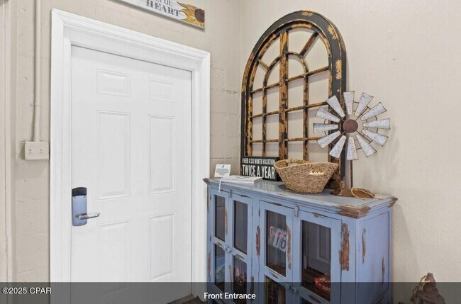 Building Photo - 204 Carol Pl