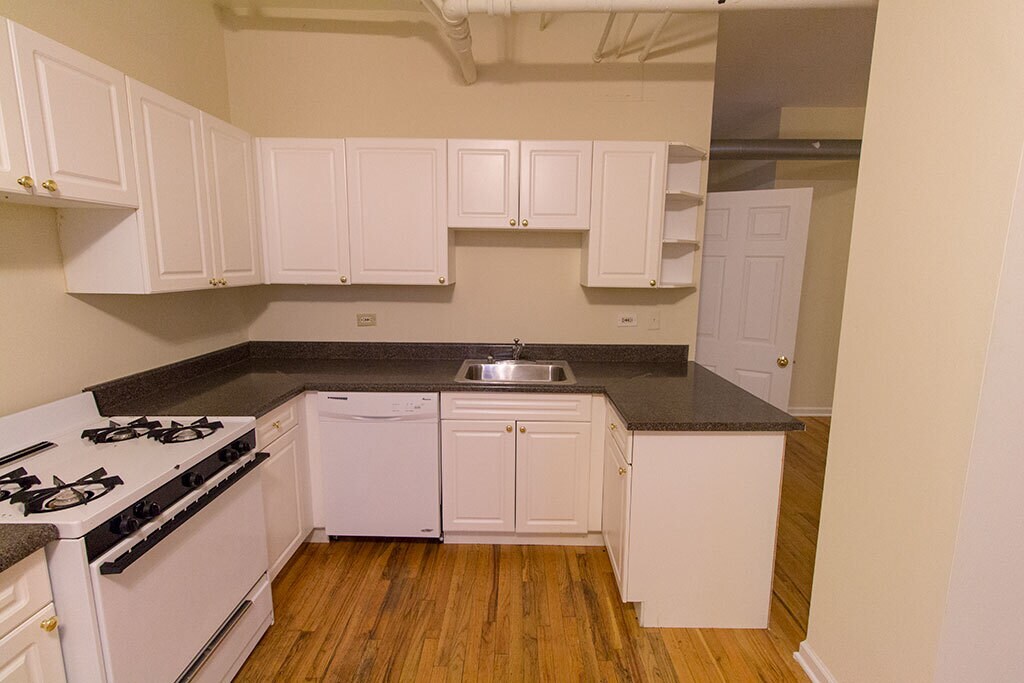 Building Photo - 1453 W Byron